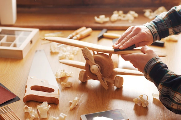 Spielzeuge aus Holz